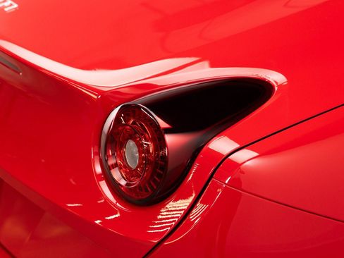 Certified 2017 Ferrari California T RWD image 41