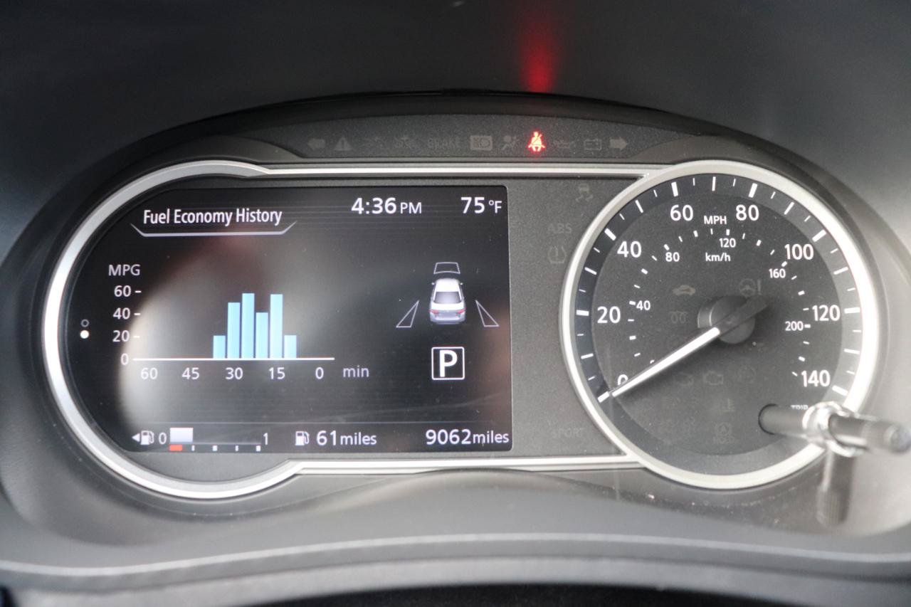 Used 2025 Nissan Versa SV w/ Trunk Package FWD image 24