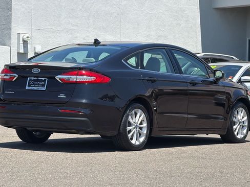 Used 2020 Ford Fusion SE FWD image 2