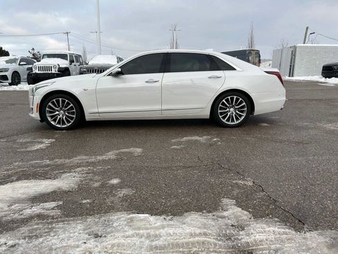 Used 2018 Cadillac CT6 Luxury image 22