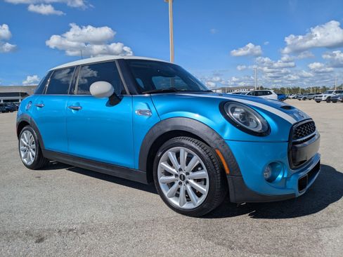 Used 2019 MINI Cooper S w/ Premium Package image 2