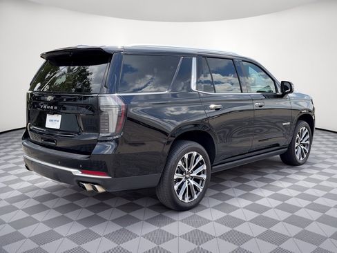 Used 2025 Chevrolet Tahoe High Country AWD/4WD image 9