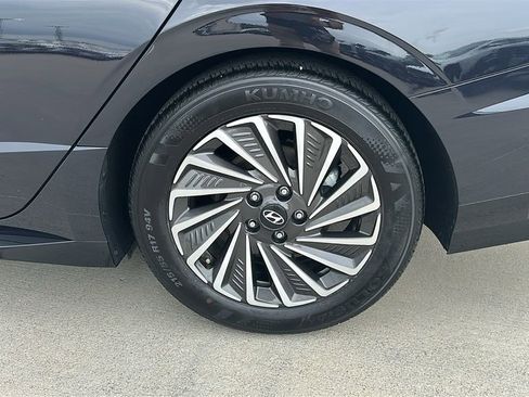 Used 2025 Hyundai Sonata SEL FWD image 17