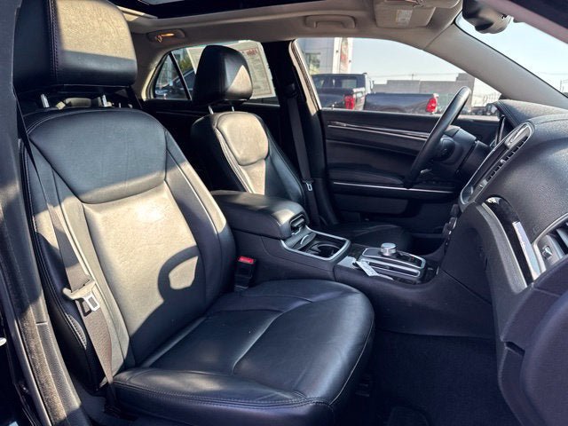 Used 2016 Chrysler 300 Limited AWD/4WD image 29