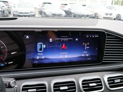 Used 2024 Mercedes-Benz GLS 580 4MATIC image 24