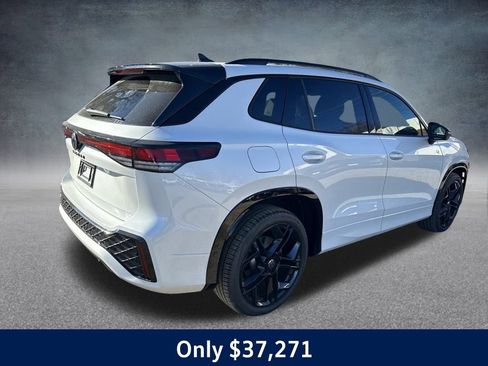 New 2026 Volkswagen Tiguan SE R-Line image 5