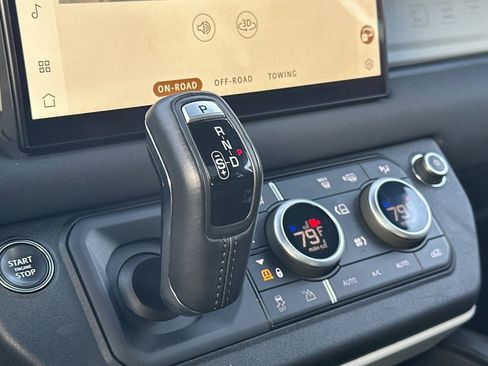 Used 2023 Land Rover Defender 130 X-Dynamic SE image 24