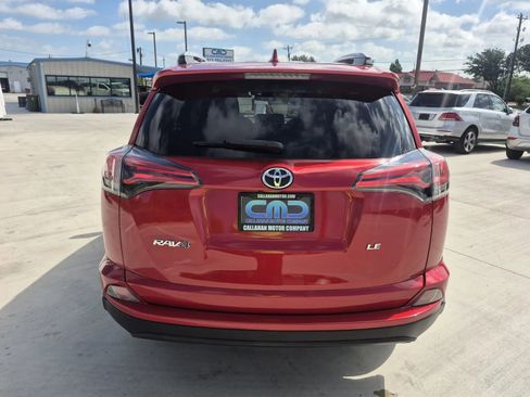 Used 2017 Toyota RAV4 LE FWD image 7