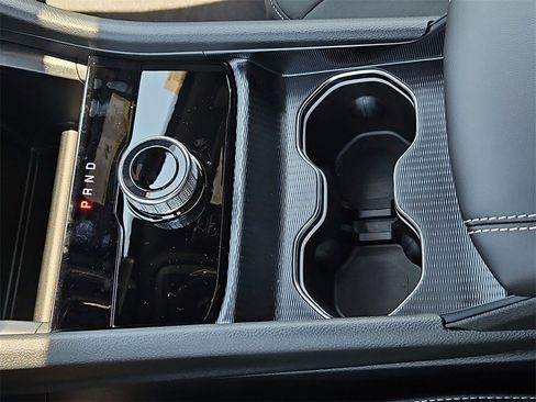 New 2025 Jeep Grand Cherokee L Laredo image 23