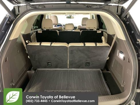 Used 2020 Ford Explorer Platinum image 17