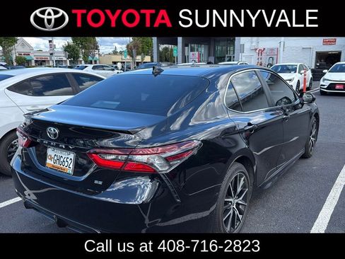 Used 2023 Toyota Camry SE image 2
