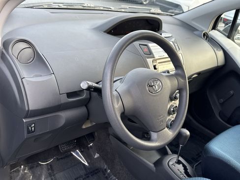 Used 2007 Toyota Yaris 2-Door Hatchback image 11
