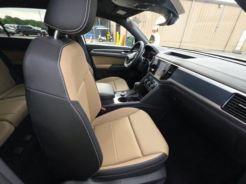 Used 2021 Volkswagen Atlas Cross Sport SEL image 5
