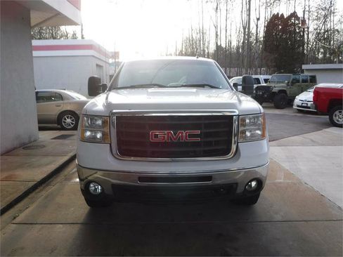 Used 2008 GMC Sierra 2500 SLT w/ Z71 Off-Road Package image 16