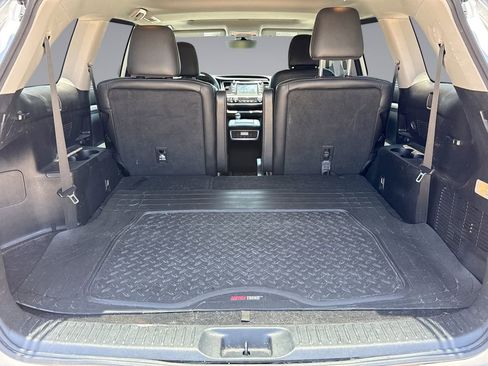 Used 2018 Toyota Highlander XLE FWD image 13