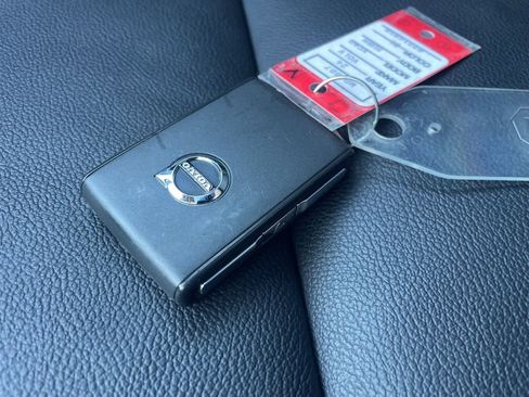 Certified 2024 Volvo XC40 B5 Core image 41