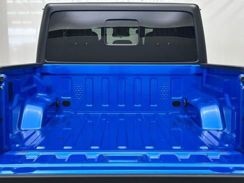New 2025 Jeep Gladiator Sport image 10