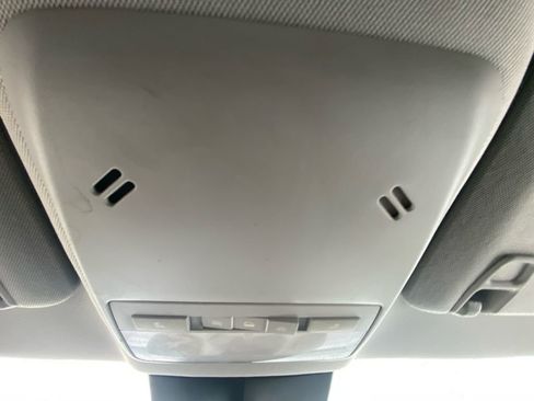 Used 2019 Chevrolet Trax LT w/ LT Convenience Package image 26