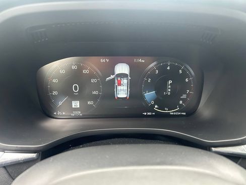 Used 2019 Volvo XC60 T6 Momentum w/ Multimedia Package AWD/4WD image 9