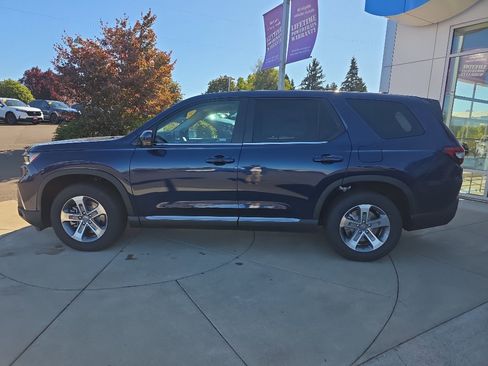 New 2025 Honda Pilot EX-L image 3