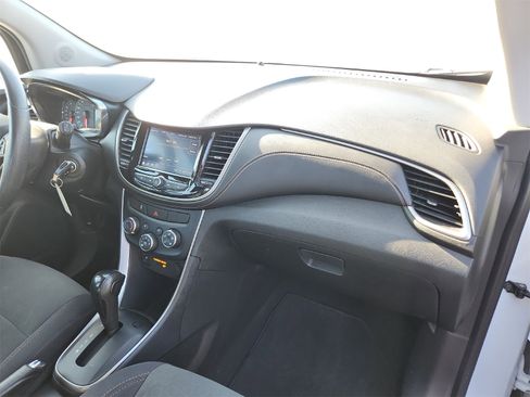 Used 2020 Chevrolet Trax LS image 20