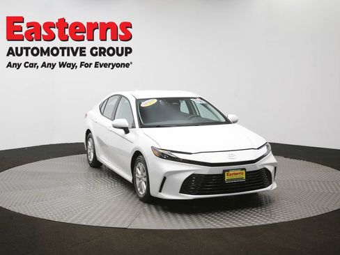 Used 2025 Toyota Camry LE FWD image 51