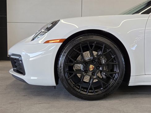Used 2024 Porsche 911 Carrera image 9