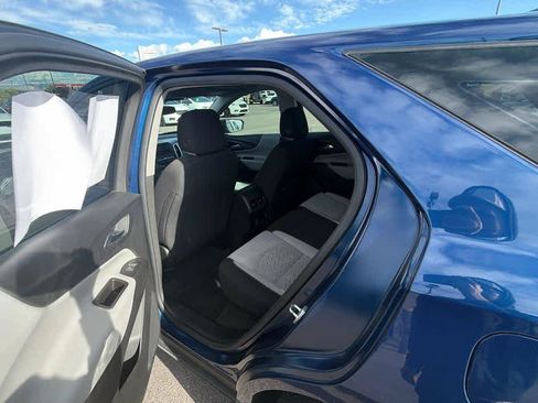 Used 2022 Chevrolet Equinox LS AWD/4WD image 19