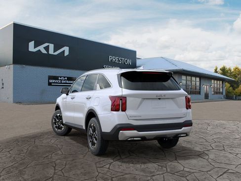 New 2025 Kia Sorento S image 6