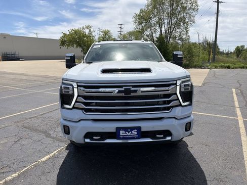 New 2026 Chevrolet Silverado 3500 High Country w/ High Country Premium Package AWD/4WD image 2