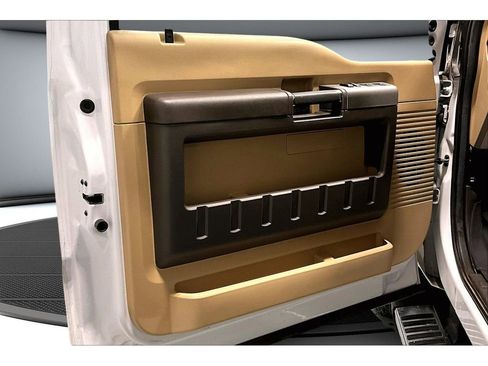 Used 2016 Ford F250 Lariat w/ Chrome Package image 23