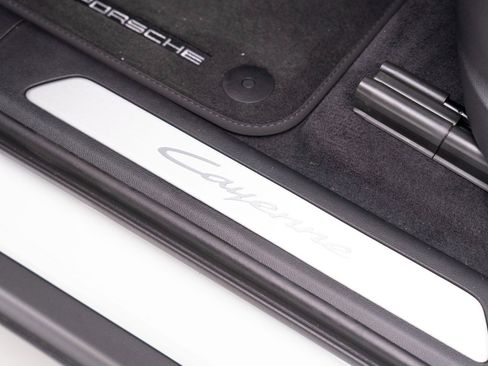 New 2025 Porsche Cayenne E-Hybrid image 15