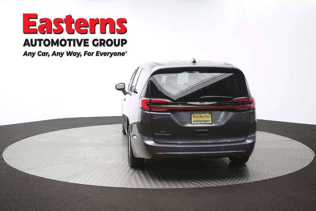 Used 2023 Chrysler Pacifica Touring-L FWD image 39