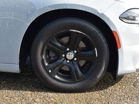 Used 2021 Dodge Charger SXT w/ Leather Interior Group RWD image 4