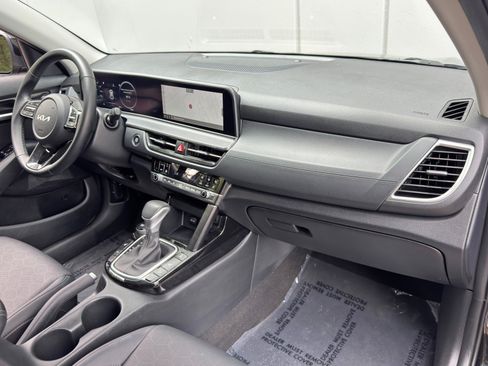 Used 2024 Kia Seltos EX AWD/4WD image 14