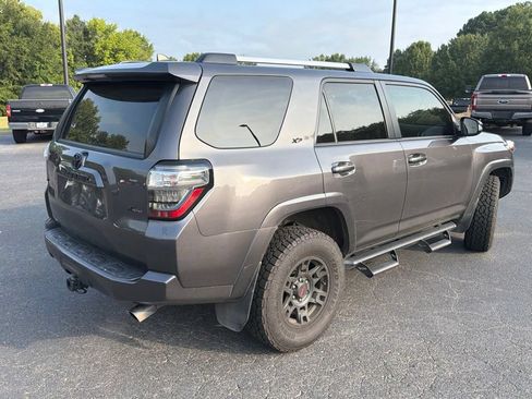 Used 2022 Toyota 4Runner SR5 Premium AWD/4WD image 10