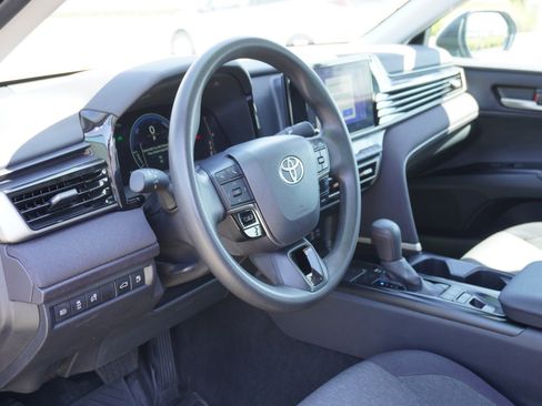Used 2025 Toyota Camry LE FWD image 19