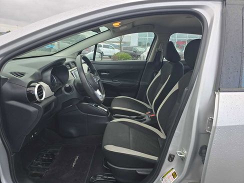 Used 2021 Nissan Versa SV image 9