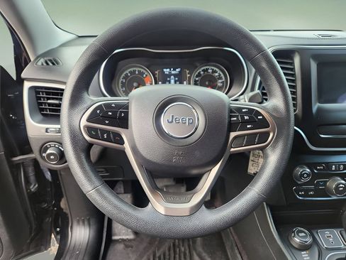Used 2019 Jeep Cherokee Latitude w/ Popular Appearance Group AWD/4WD image 15
