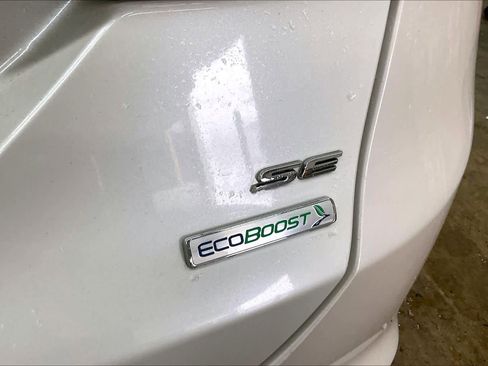 Used 2017 Ford Fusion SE image 11