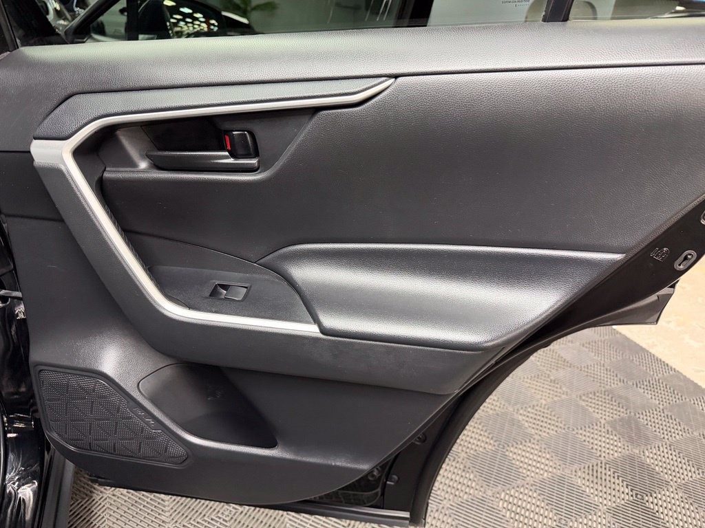 Used 2022 Toyota RAV4 LE FWD image 46