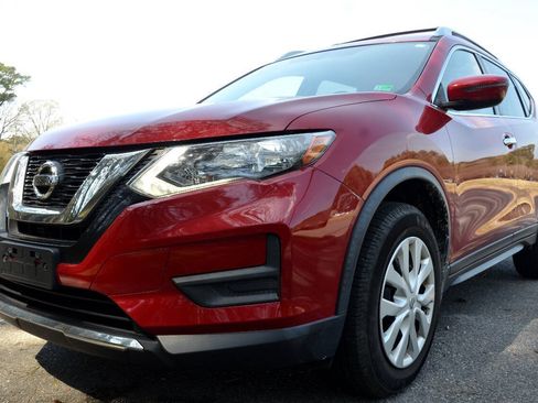 Used 2017 Nissan Rogue S w/ S Appearance Package AWD/4WD image 2