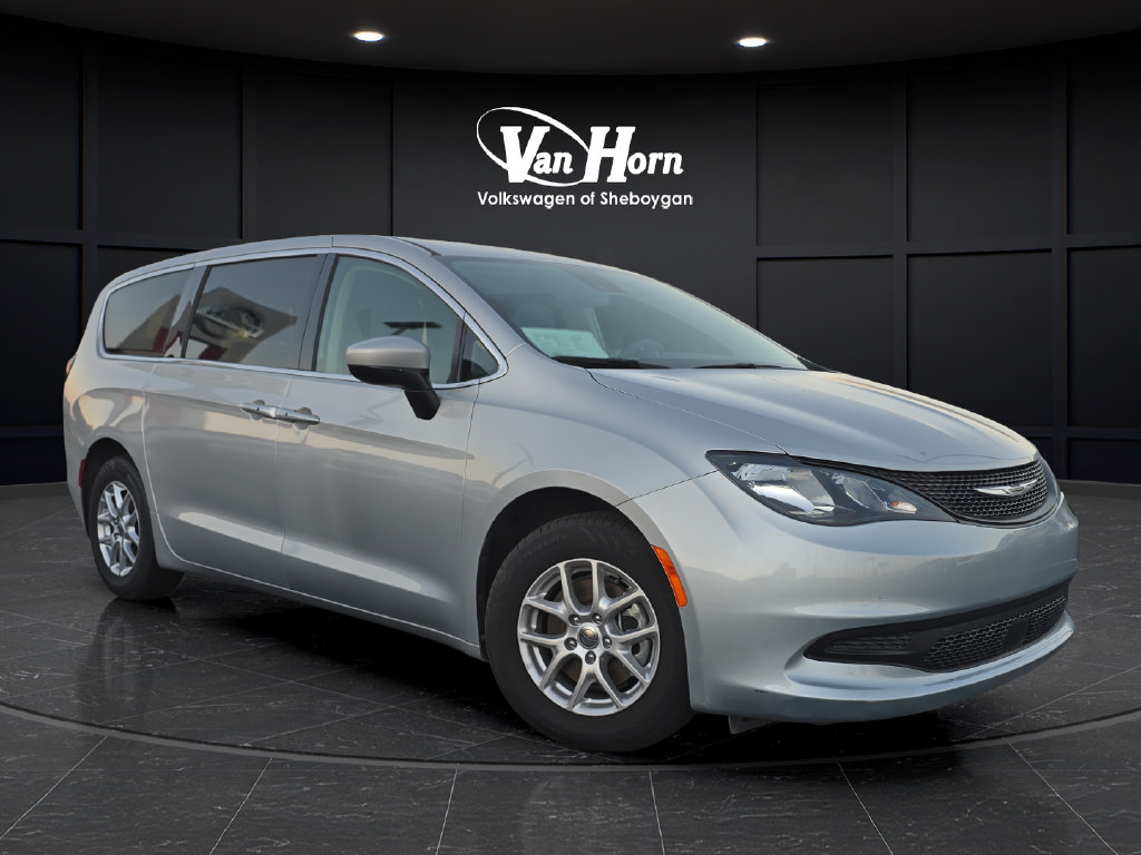 Used 2023 Chrysler Voyager LX FWD image 1