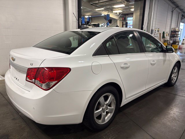 Used 2016 Chevrolet Cruze LT w/ Enhanced Safety Package FWD image 4