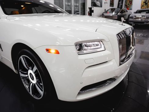 Used 2015 Rolls-Royce Wraith RWD image 13