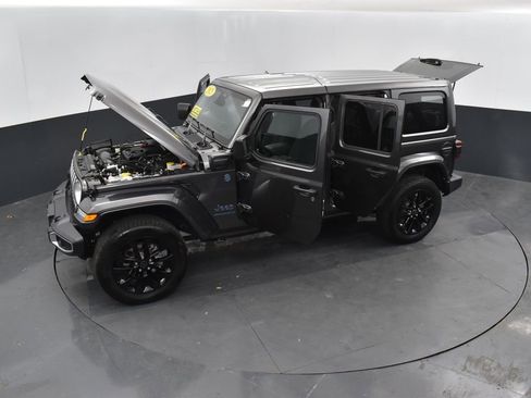 Used 2025 Jeep Wrangler Unlimited Sahara w/ Safety Group AWD/4WD image 52