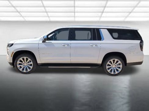New 2025 Chevrolet Suburban Premier image 39