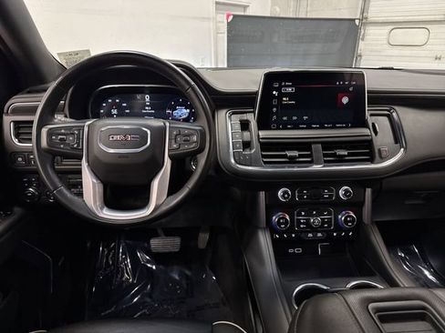 Used 2024 GMC Yukon XL SLT image 5