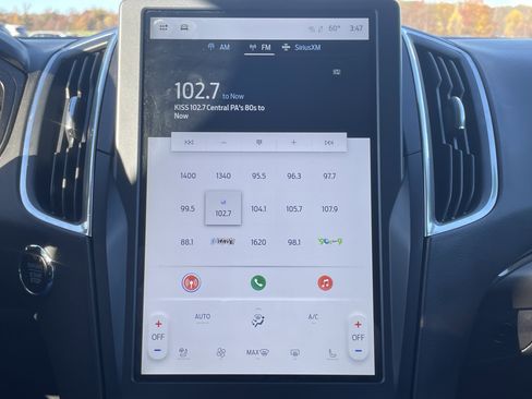 Used 2023 Ford Edge Titanium image 21