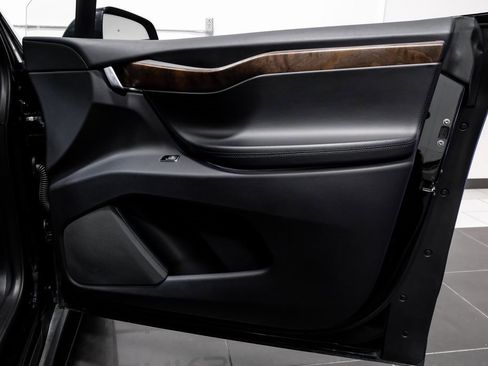 Used 2018 Tesla Model X P100D image 43